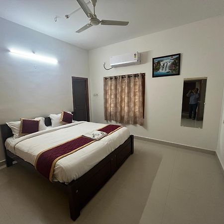 Nanda Mohan Homestay- Luxuries Ac Apartment Close To Alipiri Foothills-Kapila Teertham And Iskcon Temple Tirupati Buitenkant foto