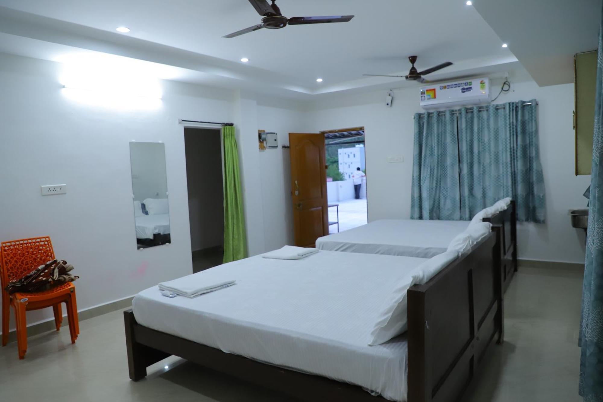 Nanda Mohan Homestay- Luxuries Ac Apartment Close To Alipiri Foothills-Kapila Teertham And Iskcon Temple Tirupati Buitenkant foto
