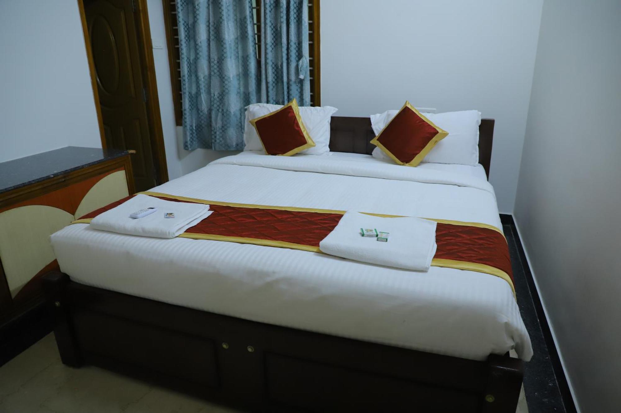 Nanda Mohan Homestay- Luxuries Ac Apartment Close To Alipiri Foothills-Kapila Teertham And Iskcon Temple Tirupati Buitenkant foto