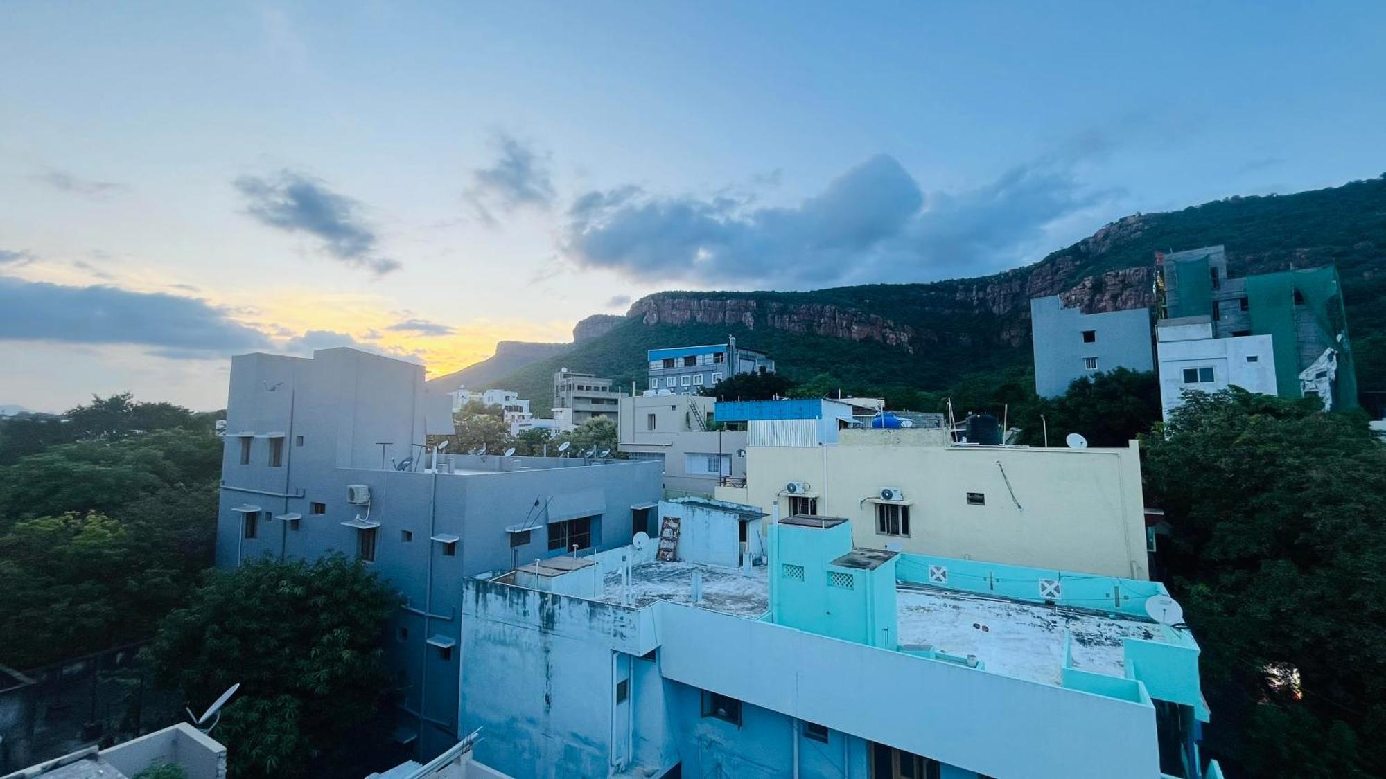 Nanda Mohan Homestay- Luxuries Ac Apartment Close To Alipiri Foothills-Kapila Teertham And Iskcon Temple Tirupati Buitenkant foto