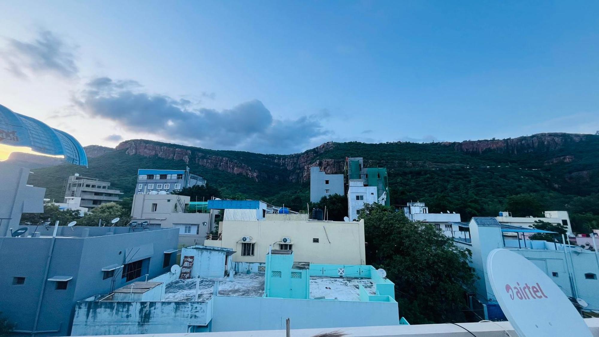 Nanda Mohan Homestay- Luxuries Ac Apartment Close To Alipiri Foothills-Kapila Teertham And Iskcon Temple Tirupati Buitenkant foto
